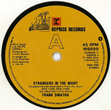 Frank Sinatra : Strangers In The Night (7", Single)